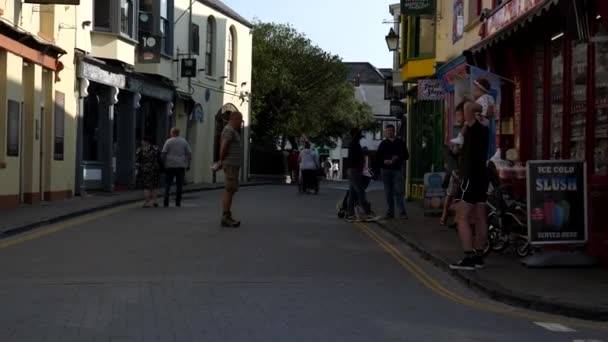 Tenby Wales Förenade Kungariket Circa September 2020 Vandring Med Handhållen — Stockvideo