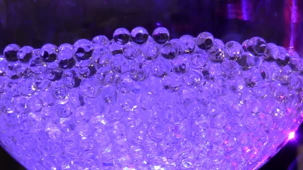 Laserlichter auf Glaskugeln — Stockvideo