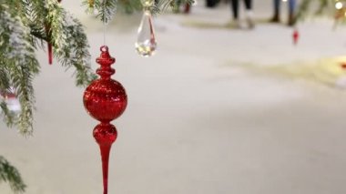 Noel ağacı kış arka plan, göçebe insanlar dekore edilmiş