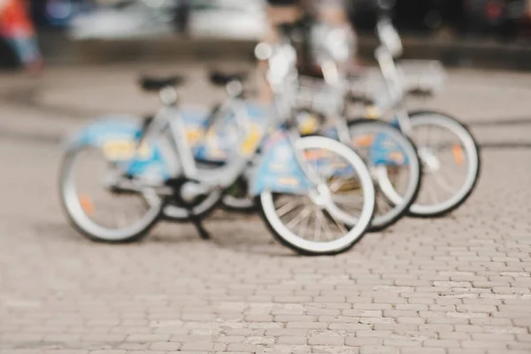 Bokeh Alami Sewa Sepeda Kabur Dari Latar Belakang Fokus Latar — Stok Foto
