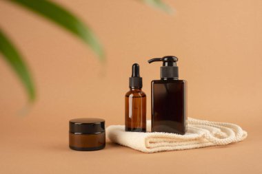 Kehribar cam damlası şişeli ve kavanozlu çevre dostu bez..