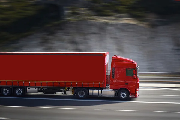 Červená částečně truck — Stock fotografie