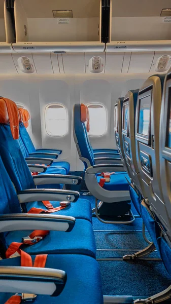 Interior Cabina Aeronave Fila Asientos Vacíos Través Del Pasillo Dos — Foto de Stock