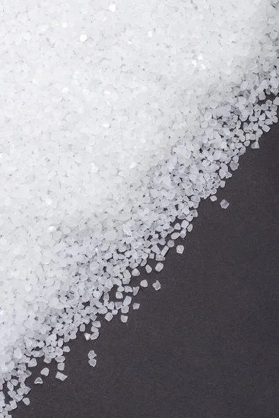 White Crystals Sea Salt Darck Background — Stock Photo, Image