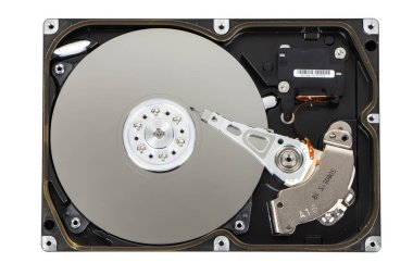 Bilgisayarın sabit diski içinde beyaz arkaplanda HDD izole edilmiş..