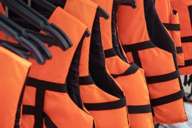 Can yeleği hayatını kurtarır..