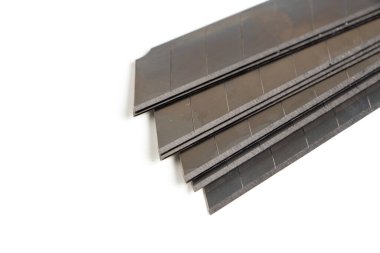 Rahibin bıçağı beyaza saplanmış. Kapat.