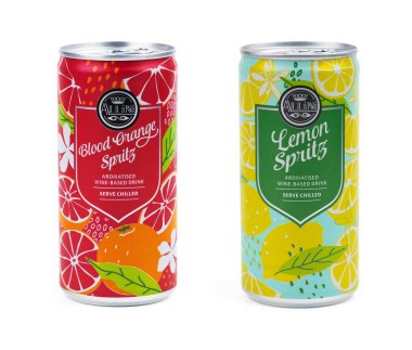 DNIPRO, UKRAINE - 04 Ağustos 2025: Allini Spritz beyaz bir teneke kutuda meyve suyu.