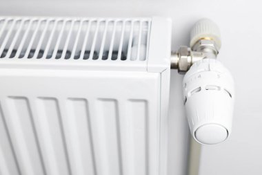 Isıtma radyatörü ve termal kafa..