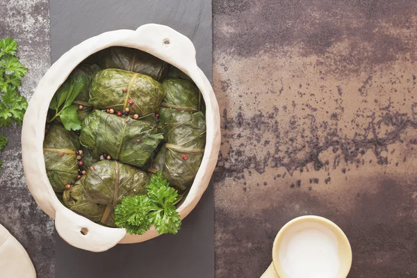 Verdes de col rizada rellenos — Foto de Stock