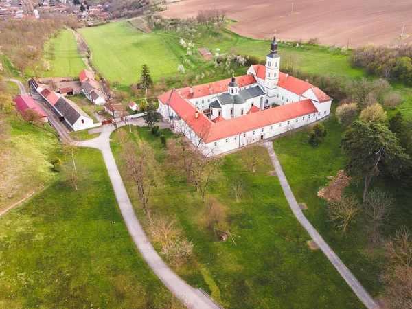 Widok Lotu Ptaka Klasztor Chruszczów Park Narodowy Fruska Góra Serbia — Zdjęcie stockowe