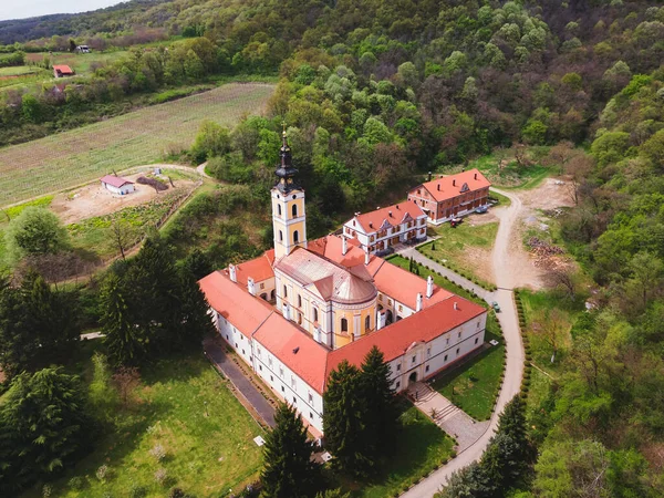 Widok Lotu Ptaka Klasztor Grgeteg Park Narodowy Fruska Góra Wojwodina — Zdjęcie stockowe