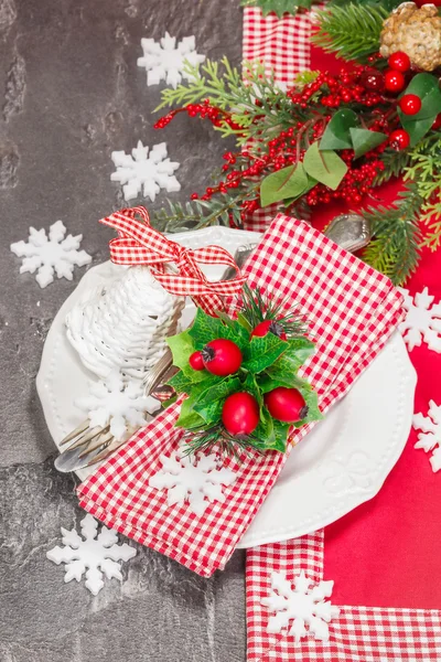 Juldukning vid bordet — Stockfoto