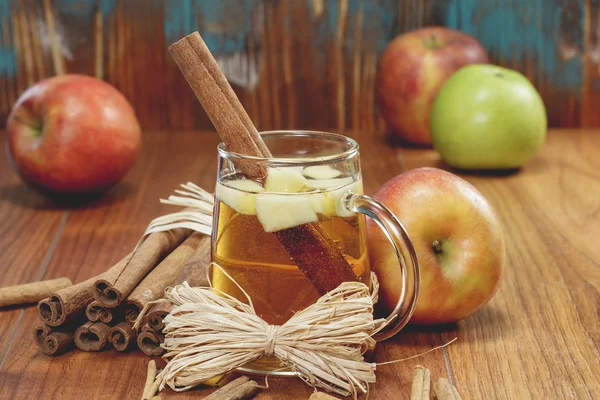 Gekruide appel cider — Stockfoto