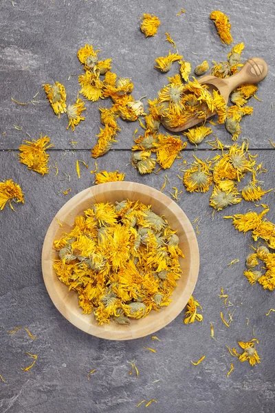 Dried calendula or marigold flowers — Stock Photo, Image