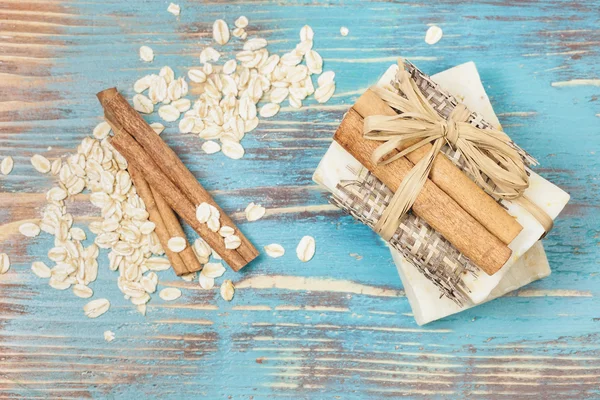 Cinnamon Oatmeal Soap — Stock Photo, Image