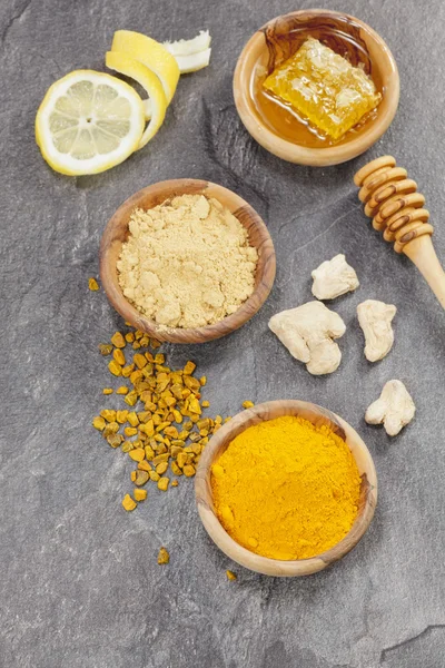 Gember, kurkuma, citroen en honingraat — Stockfoto
