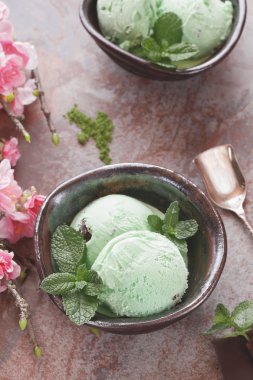 Matcha dondurma