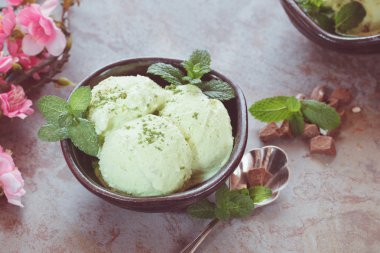 Matcha dondurma