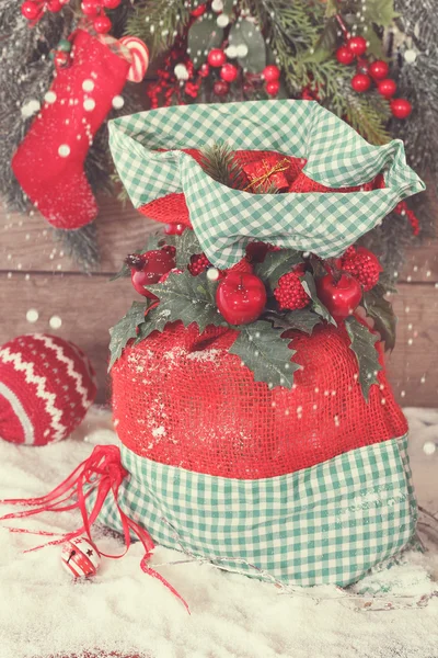 Christmas Santa zak met presenteert — Stockfoto