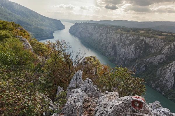 Danubio nel parco nazionale di Djerdap, Serbia — Foto Stock