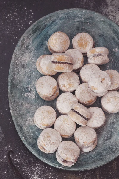 Vanilice, Vanilla Sandwich Cookies on plate — Stock Photo, Image