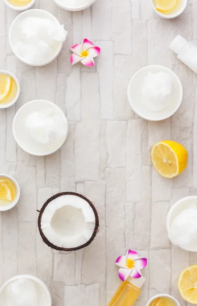 Aceite de coco y jugo de limón — Foto de Stock