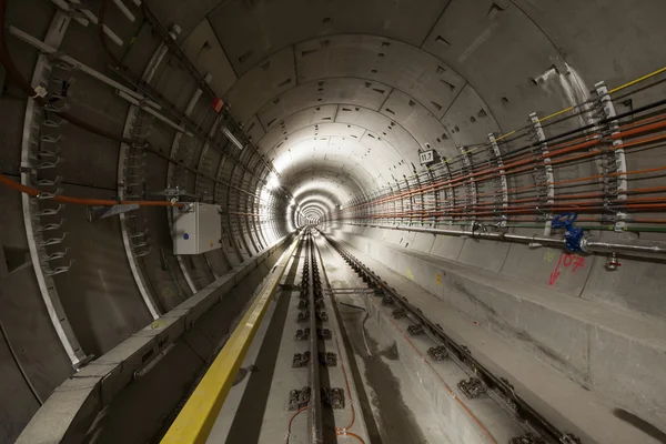 El túnel bajo la reconstrucción Fotos de stock libres de derechos