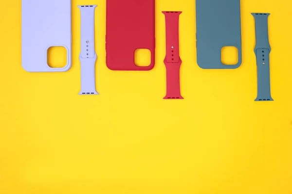 Цветные Силиконовые Футляры Телефона Комплекте Ремешком Часов Готово Современные Технологии — стоковое фото
