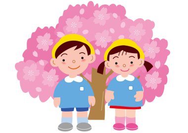 Anaokulu üniformalı bir kız ve bir oğlan çiçek açmış kiraz çiçeklerinin önünde duruyorlar.