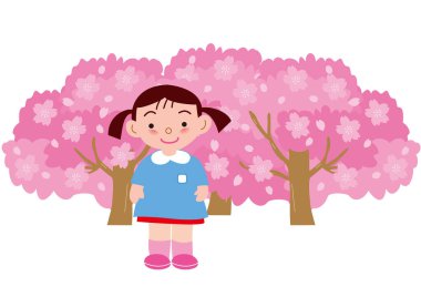 Çiçek açmış bir kiraz ağacının önünde bir anaokulu kızı.