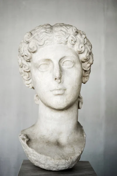 Portret van Agrippina de jongere, echtgenote van keizer Claudius — Stockfoto