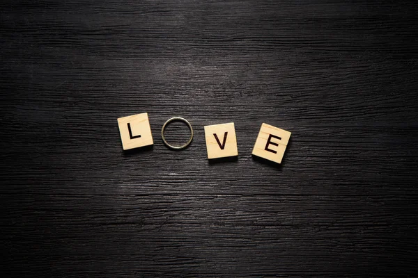 Lettere di legno ortografia amore — Foto Stock