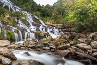 Mae Ya Şelalesi Doi Inthanon Milli Parkı, Chom Tanga Bölgesi, Chiang Mai Eyaleti, Tayland