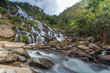Mae Ya Şelalesi Doi Inthanon Milli Parkı, Chom Tanga Bölgesi, Chiang Mai Eyaleti, Tayland