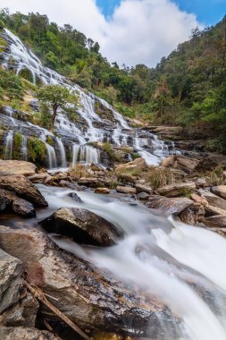 Mae Ya Şelalesi Doi Inthanon Milli Parkı, Chom Tanga Bölgesi, Chiang Mai Eyaleti, Tayland