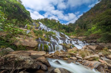 Mae Ya Şelalesi Doi Inthanon Milli Parkı, Chom Tanga Bölgesi, Chiang Mai Eyaleti, Tayland