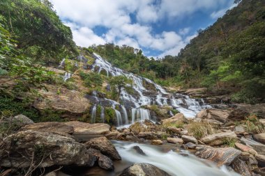 Mae Ya Şelalesi Doi Inthanon Milli Parkı, Chom Tanga Bölgesi, Chiang Mai Eyaleti, Tayland