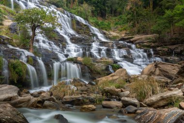 Mae Ya Şelalesi Doi Inthanon Milli Parkı, Chom Tanga Bölgesi, Chiang Mai Eyaleti, Tayland