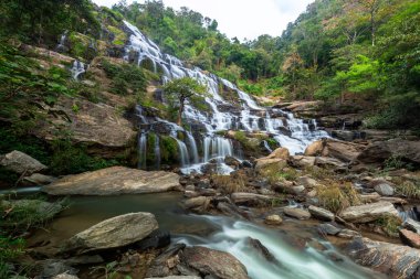 Mae Ya Şelalesi Doi Inthanon Milli Parkı, Chom Tanga Bölgesi, Chiang Mai Eyaleti, Tayland