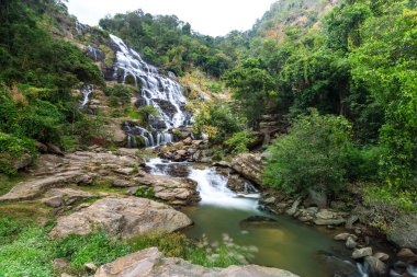 Mae Ya Şelalesi Doi Inthanon Milli Parkı, Chom Tanga Bölgesi, Chiang Mai Eyaleti, Tayland