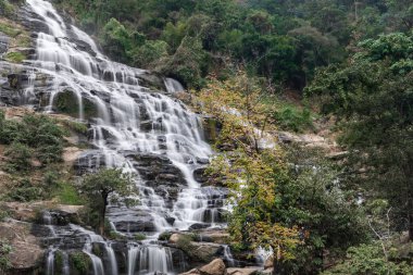 Mae Ya Şelalesi Doi Inthanon Milli Parkı, Chom Tanga Bölgesi, Chiang Mai Eyaleti, Tayland