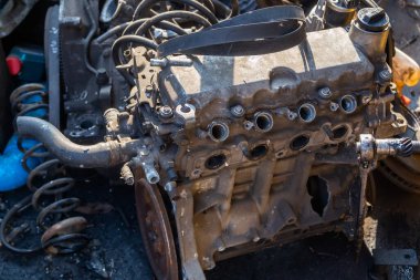 Araba motoru, otomotiv motoru, tamirci, motor tamiri.