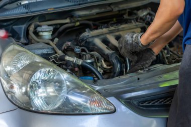 Araba motoru, otomotiv motoru, tamirci, motor tamiri.