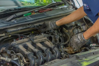 Araba motoru, otomotiv motoru, tamirci, motor tamiri.