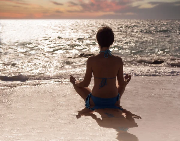 Yoga menina Lótus — Fotografia de Stock