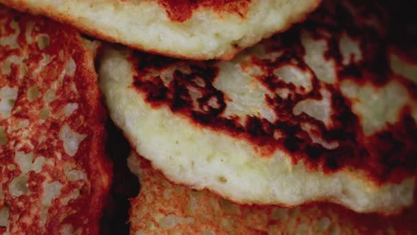 Delicious traditional potato pancake with golden crust, macro. Homemade — Stock Video