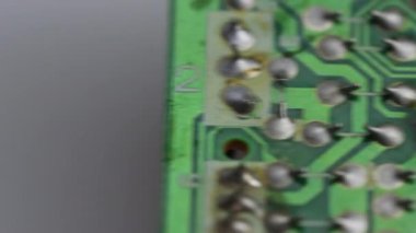 Eski kirli elektrik devresi. Toz ve kir yüzünden hata, makro.