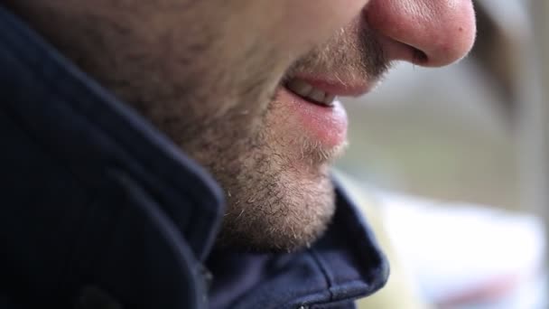 Unkempt stubble on a mans beard, close-up. Bearded caucasian man. Hygiene — Stock video