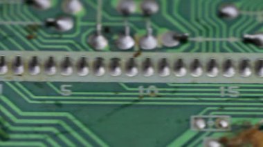 Eski kirli elektrik devresi. Toz ve kir yüzünden hata, makro.